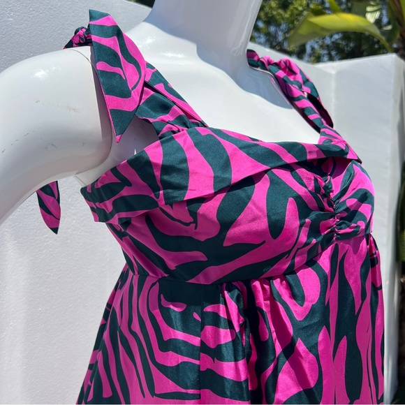 MARC JACOBS Oversize Abstract Rose Outline Babydoll Dress - Picture 11 of 15